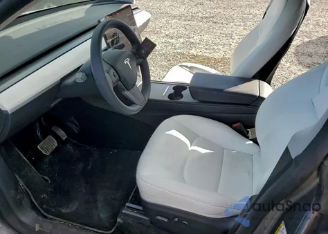 2024 Tesla Model Y from USA, damaged, VIN 7SAYGDEE9RA301150